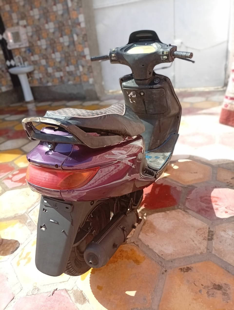 السلام عليكم دراجه فراشه للبيع حلوة ونضيفه السعر 350 وبيه مجال مكان بابل  الشراي يتفضل خاص ويتدلل ***********
