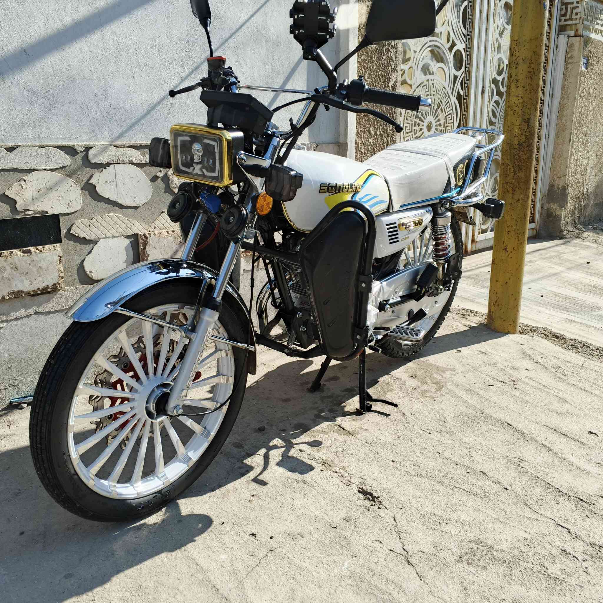 السلام عليكم
دراجه للبيع كامله مكمله ماكو اي نقص تحط بوكس وتشتغل  شتريتها اشتغل بيها بس صارت شغله ولحمدالله دراجه موجوده مكاني الدوره ابودشير عارضها ب900 وبيها مجال بسيط 
***********
