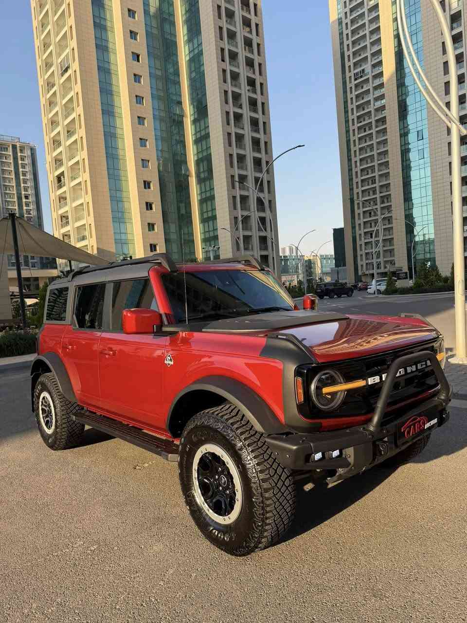 MODEL: 2024 
CYLINDER:V6-2.7L TWIN Turbo 4*4
COLOR: ORANGE 
MILE:13,000
IMPORT COUNTRY: USA
DAMAGE: NO PAINT 
FORE MORE INFORMATION 
0750 81 81 81 1
0777 435 30 83
————————————————————————
فورد برونكو أوتر بانكس 
السنه:2024
اللون : برتقالي
المسافه المقطوعه :13,000مايل
الضرر: بدون صبغ
حجم المحرك :6 سلندر .2.7توين توربو4*4
مصدر السياره :امريكا 
المواصفات معروفه OUTER Banks تجي من الفائات العاليه بلمواضفات 5 دكم -بالاضافه الى شاشه كبيره-كشنات تدفئة -سقف بلاستيكً  قابل للفك-كاميره خلفيه- رادار امامي -جانبي-السياره علوضعيتها من امريكا بدون اي اضافات - الضرر السياره مكفوله كفاله عامه  من الصبغ  ومن تبديل  القطع فقط تعديل صغير pdr
السياره متواجده في اربيل رقم كاتي بعدها تترقم شمالي 
اي استفسار 
0750 81 81 811
0777 435 30 83
