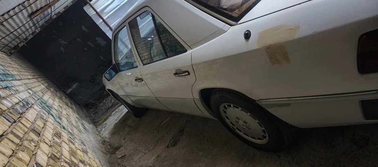 سياره مرسيدس للبيع محرك بلاد أربع اسلندر السياره فقط معمره موديل86 السعر 50وبيها  مجال مكاني ديوانيه الي يريد يدخل خاص او الاتصال على هاذا الرقم ***********
