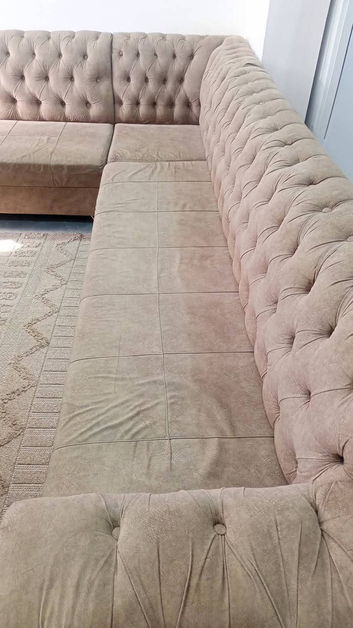 ميز مع 4 طلبات+طخم ديوان حرف L للبيع السعر 250الف واتساب ***********
