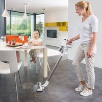 مكنسة كهربائية • متوفر