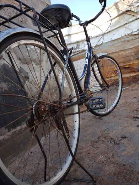 بايسكل البيع حجم 26 مكاني بصره شط العرب التنومه سعره 65 قفل رقمي وتساب ***********
