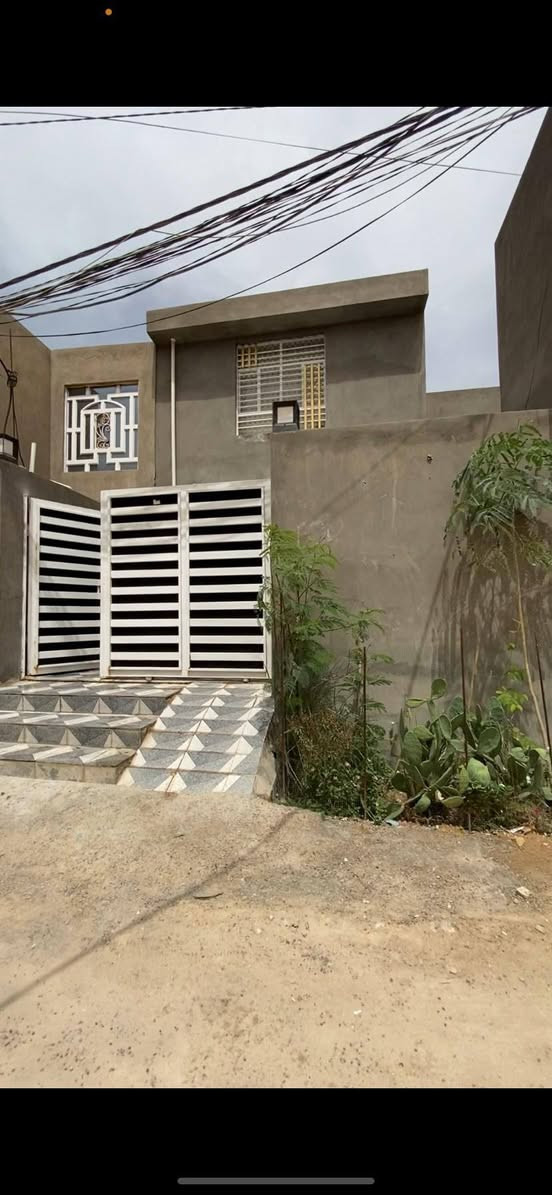 بيت طابقين مساحه٢٠٠ متر بناء جديد يحتوي على استقبال + صاله وغرف عدد ٢ ومطبخ حار وبارد  ومكشوفه طابق الاول والطابق الثاني غرف عدد ٢ وحمام شغل درجه اولى
بيت طابقين مساحه٢٠٠ متر بناء جديد يحتوي على استقبال + صاله وغرف عدد ٢ ومطبخ حار وبارد  ومكشوفه طابق الاول والطابق الثاني غرف عدد ٢ وحمام شغل درجه اولى 
موقع مميز قريب على الشارع وركن مالته مدرسة ابتدائية ومتوسطة 
العنوان : المطار شارع الشفلات ـ بشارع الحبوبي  اقرار محكمه طابو زراعي 
عرض الشارع ٨ واجهة البيت ١٠ مربع 
والسعر قابل لتفاوض تفضلوا خاص 
لو على الرقم ***********
