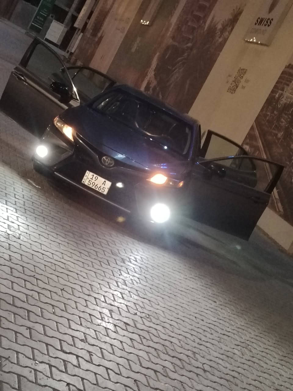 السلام عليكم
كامري للبيع او مراوس حسب القناعه 
2019 اس اي بلاك اديشن اكسيريس سياره ماشيه 98مايل بيه قطعتين صبغ سونار. بالمنشورتخم تاير جديد صدر شاد جديد جاهزه
مواصفتها كشن جلد وكهرباء شفتات بالستيرن شاشه كامره تحكم ستيرن جهتين رادار تحديد مسار رادار مانع انزلاق السعر 165 
*********** واتساب
