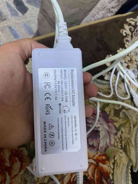 شاشه لبيع
ذاكره512
عشويه 12
منصب على ندوز 10
مع كيبورد و موس 
سعر 400الف وبي مجال قليل جدن
من بغداد حي نصر 
*********** بي وتساب و تصال
