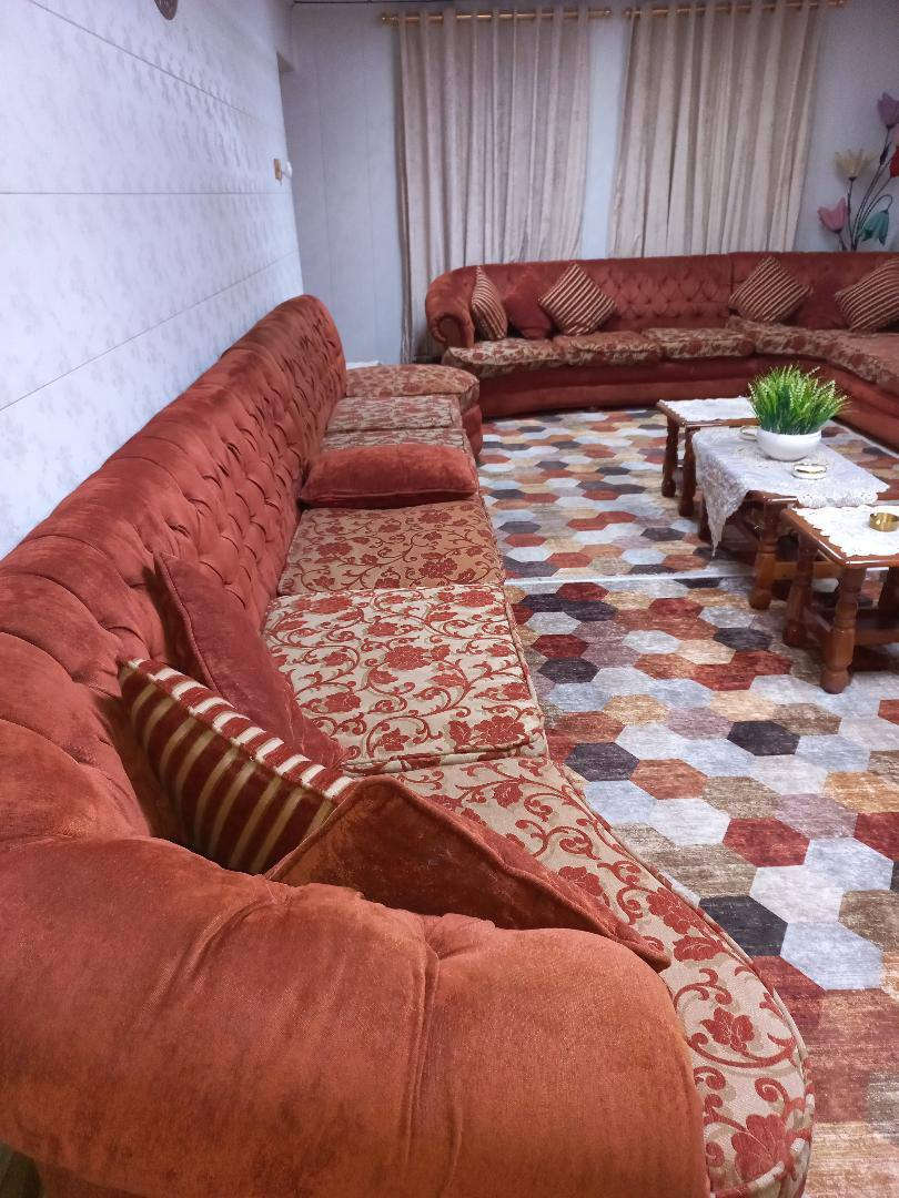 قنفات كويتي 14متر كلش نضيفات سعر700وبيهن مجال وزوالي   ٢يتشابهن السعر ١٥٠وبيهن مجال البصرة حي الاصدقاء الرقم ***********2
