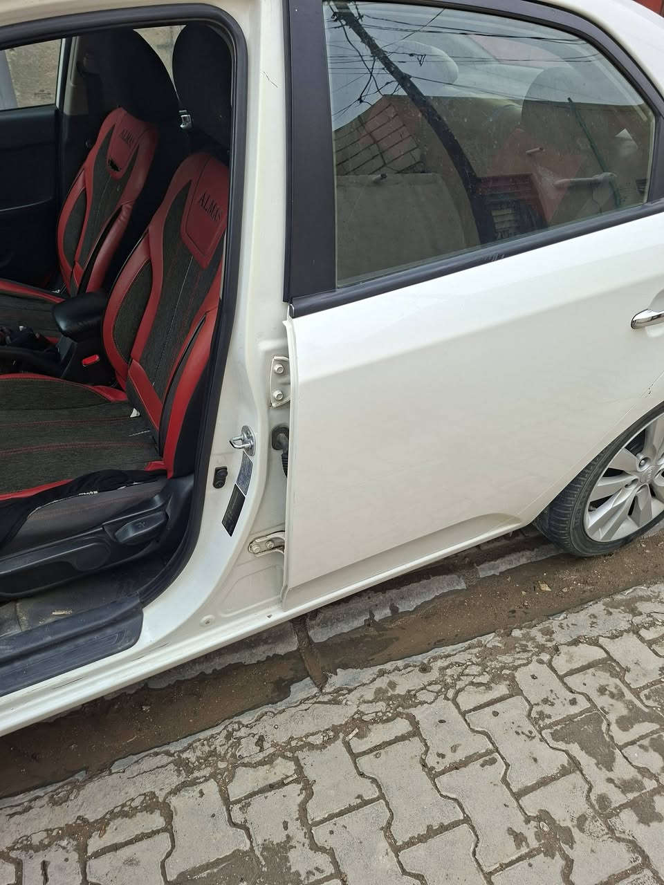 سيراتو موديل ١٢
بيهه صبغ بابين 
سنويه الى ٢٠٣٠
رقمهه دهوك 

مكان السياره كربلاء 

السعر ١١٠
***********
