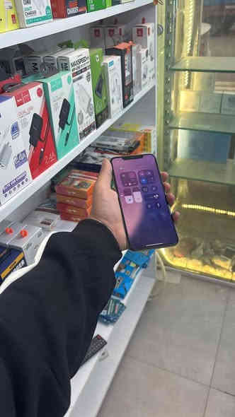 السلام عليكم للبيع ايفون اكس ماكس جهاز شرط نظافة فول جهاز كلو بلادي فيس ايدي شغال بس مبدل بطارية جهاز ذاكرة 256 السعر 250 وبي مجال للاستفسار الاتصال ***********
