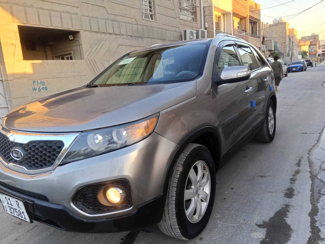 السلام عليكم سورنتو موديل 2012وارد امريكي سونار منشورة  السياره جديده وجاهزه مكينه وكير وحداديه تبريد ثلج صدر تايرات جديد مكفولات مكينة 4دوس ماشيه 112الف العنوان بغداد الامين الرقم *********** السعر110وبي مجال شي بسيط
