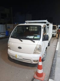 ٢٠٠٩ مكفوله من شاصي واكسن ومحرك سياره حلوه مال جناي كهربائيات كل شغاله...