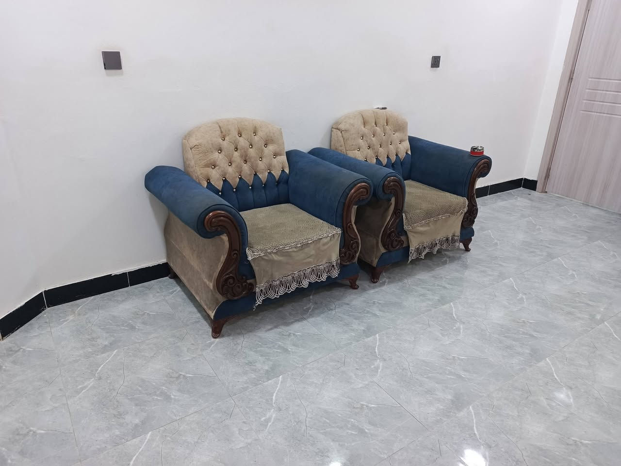 تخم للبيع كلش نضيف عشر مقعد ***********
