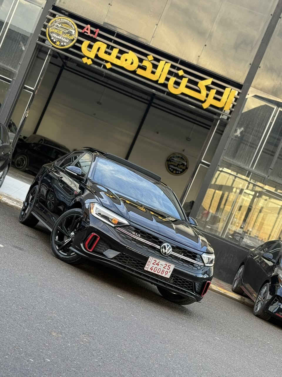 السلام عليكم

VOLKSWAGEN JETTA GLI AUTOBAHN 2024 
🇩🇪🇩🇪🇩🇪🇩🇪🇩🇪🇩🇪🇩🇪🇩🇪🇩🇪
ماشية : 10,000 mi

للبيع جيتا GLI اوتو بان فول مواصفات اعلى مواصفات بالجيتا ( بدون صبغ ) بدون ايرباك . 🔥🔥

مواصفات : 🔥🔥🔥

*بصمة
*بانوراما 
*تشغيل عن بعد 
*كشنات جلد مطرزة 
*كشنات الامامية تدفى وتبريد 
*كشنات خزن ثلاث وضعيات 
*سستم صوت Beats العالمي
*هندبريك دكمة 
*عدادت ديجيتال متغيرة 
*انارة داخلية محيطية 24 لون 
*رادار امامي 
*رادار بالمري 
*شحن لاسلكي 
*كروز سرعة 
وباقي مواصفات اوتو بان الفول المعروفة 
السيارة ستوك ما عليها اي اضافات على وضع الشركة 

السيارة كاتي تترقم شمالي . 
مكان السيارة موصل معارض الجديدة 

معرض الركن الذهبي

للاستفسار الاتصال على الرقم
***********

***********
