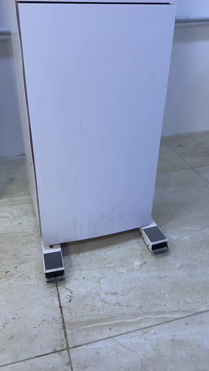 🚚 تحريك الأجهزة الثقيلة صار أسهل من أي وقت!

قاعدة متحركة معدنية قابلة للتعديل تناسب الثلاجات والغسالات وغيرها.

💪 تتحمل وزن حتى 225 كغم بثبات وأمان تام.

🔒 مزودة بوسادات مانعة للانزلاق لتثبيت الجهاز بدون خدوش للأرضية.

⚙️ تصميم ذكي قابل للتمديد ليناسب مختلف الأحجام.

🧰 سهلة التركيب والاستخدام دون الحاجة لأدوات إضافية.

اختصر الجهد والوقت وحرّك أجهزتك بكل سهولة وراحة!
كل هذا الجمال بسعر مناسب فقط 15الف
🚚 التوصيل بغداد 3 الاف وباقي المحافظات 5 ألف 
#ثلاجه#براد#الاجهزه-الثقيله


**إذا كنت صاحب هذا الإعلان وتريد حذفه لأي سبب، رجاءا أرسل رسالة إلى الدعم الفني**