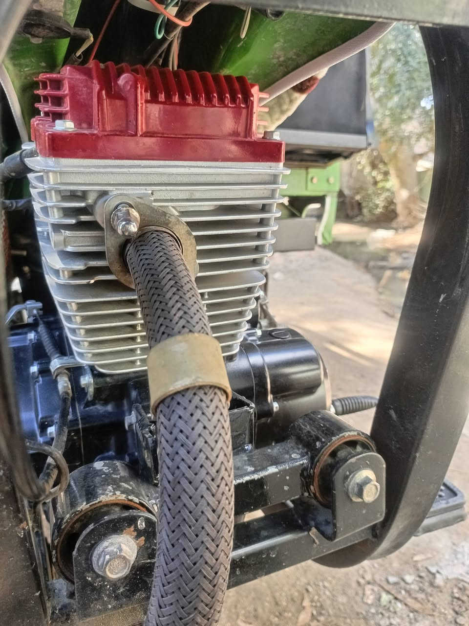 للبيع مكينه 200 مكفوله كفاله  عامه استخدام شهرين بس  رايدها 300الف وبيه مجال قليل  الشراي يخابرني مكاني نجف ناحية الحيدريه  عمود 550 الرايدها يخابرني  ***********
