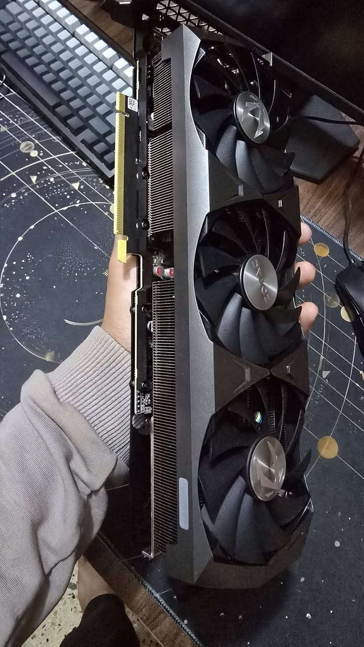 سلام عليكم rtx 3080 zotac 10g
الكرت نضيف مابي اي خلل سعرة 560 الف واكو توصيل لكل محافضات العراق


**إذا كنت صاحب هذا الإعلان وتريد حذفه لأي سبب، رجاءا أرسل رسالة إلى الدعم الفني**