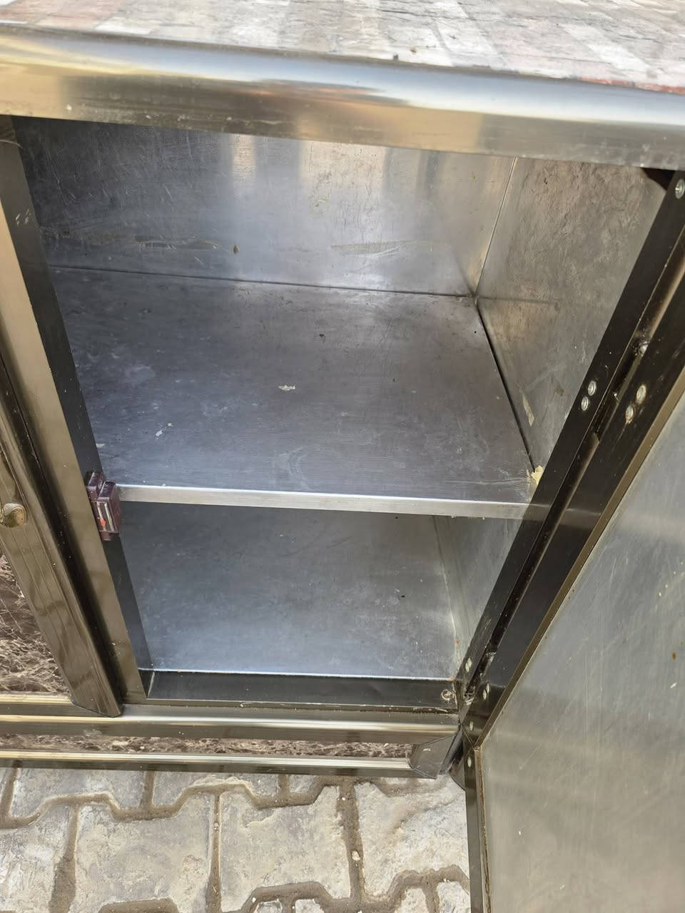 كاونتر مترين ونص احطاطه مع سنك متر ونص نضافه 100%بسعر مناسب
العنوان تكريت شارع الزهور مقابل كليه تربيه البنات مجاور الناصر مول 
***********اتصال 
***********اتصال 
***********واتساب
