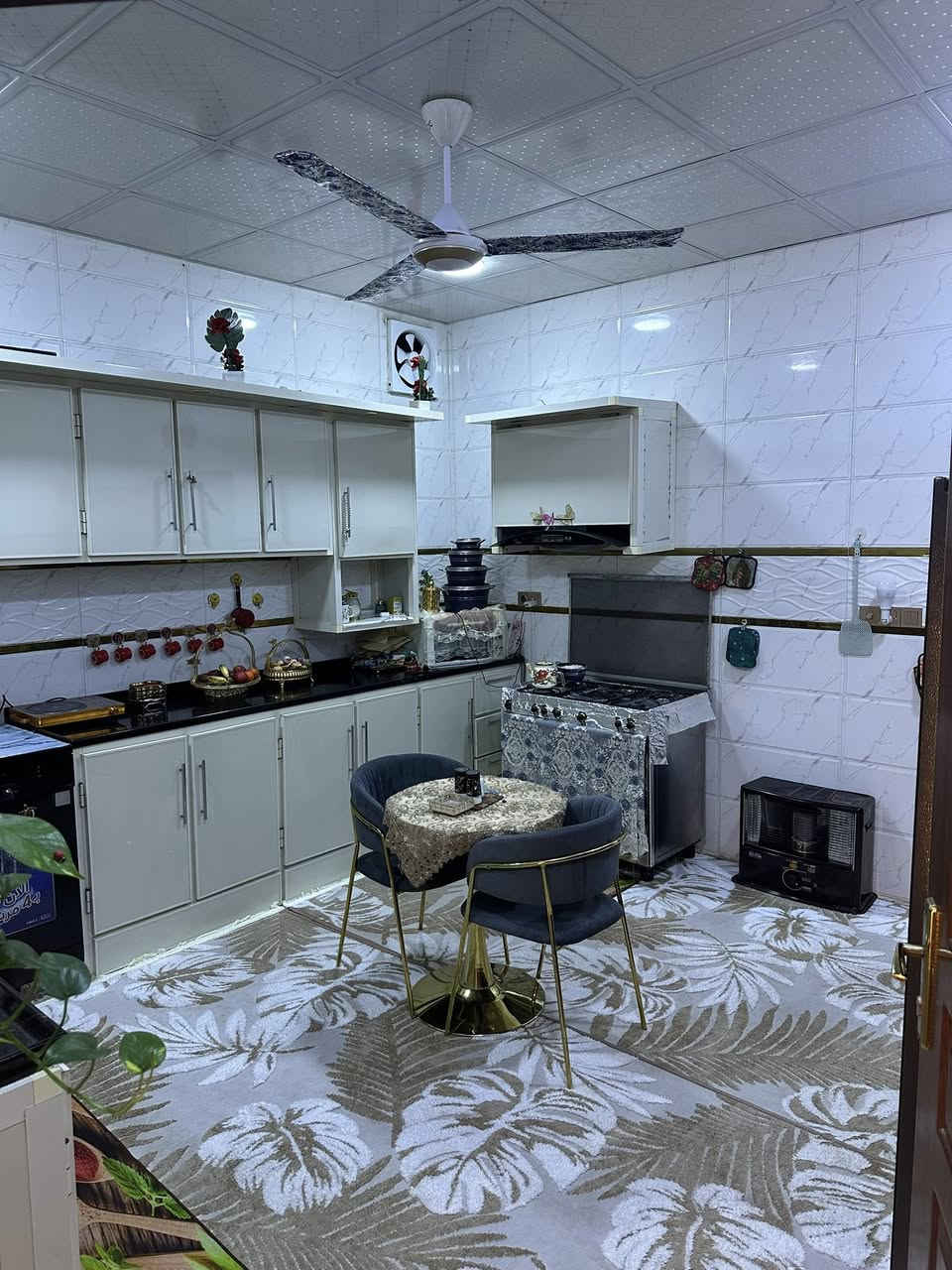 السلام عليكم لبيع دار سكني مجمع جنة تكريت
المساحه ٢٠٠ متر 

البيت طابقين 

اربع غرف نوم 

السعر ١٢٥ مليون 

للاستفسار وباقي التفاصيل 

***********
