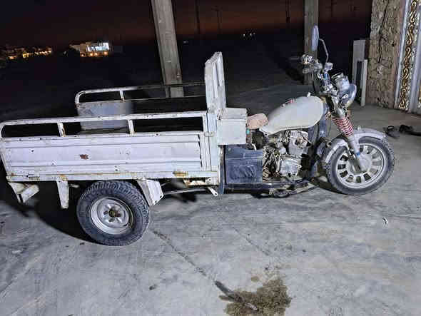 للبيع ستوته شغاله كهربائيات.  محرك شاد. 22. سعر 550. وبيها مجال. مكان هيت الخوضه. 
***********
