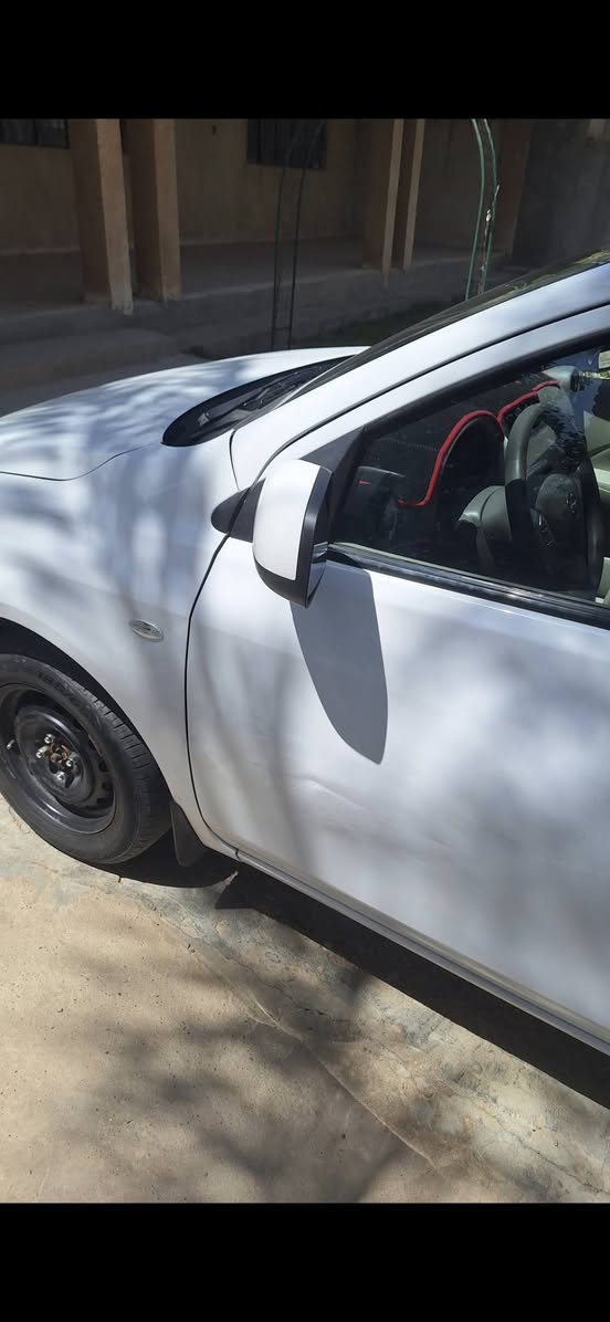 نيسان سني موديل ١٨ ام البليته الزركه الهندي  الرقم الجديد بغداد بسمي شرط التحويل بيهة قطعه تبديل  بدون صبغغ وضربه باب السايق كما موضح بصور
تخم تاير صار شهر من بدلت 
مكاني بغداد الراشدية 
٩٢ ورقه
غير متواجد على الفيس 
الرقم ***********
