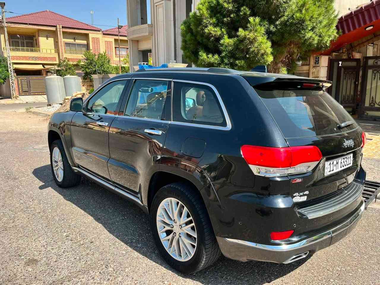 Jeep grand-cherokii summit 3.6 2018
المواصفات 
دفع رباعي
مثبت سرعة 
رادار امامي 
كامرة امامية وخلفية
نظام محافظة على المسار
Auto park
جكات هوائية 
اشارات ترحيب بالمرايا
فتحة سقف بانوراما
لون اسود رقم بغداد شبه مميز
صندوق شفط كهربائي هيدروليك
اربع انظمة للقيادة
نظام sport
كشنات كهربائية سائق مع الراكب
تبريد قطعتين 
تحتوي على قسيمة بانزين 
السيارة فول مواصفات 
السعر ٢٥٠
مكان السيارة كركوك 
للتواصل واتساب (فقط واتساب)
0780364544
للاتصال ***********
