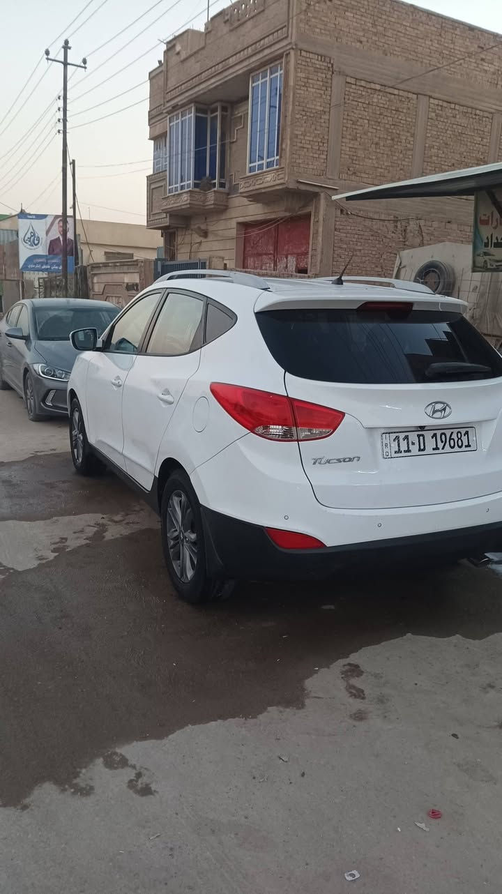 توسان موديل ١٤ خليجيه سياره مكفولة وجاهزه رقم بغداد ١٥٥ وبيه مجال ***********
