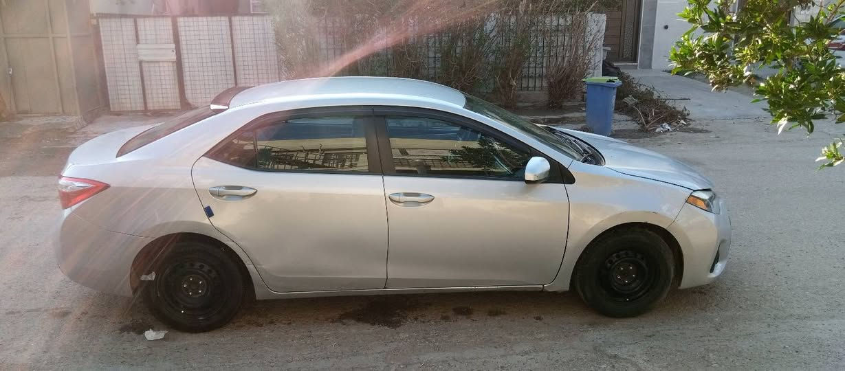 السلام عليكم كورولا ورد امريكي 15 شاشه كاميرا تحكم السياره محرك 1800 السعر 115 العنون بغداد العامريه ***********
