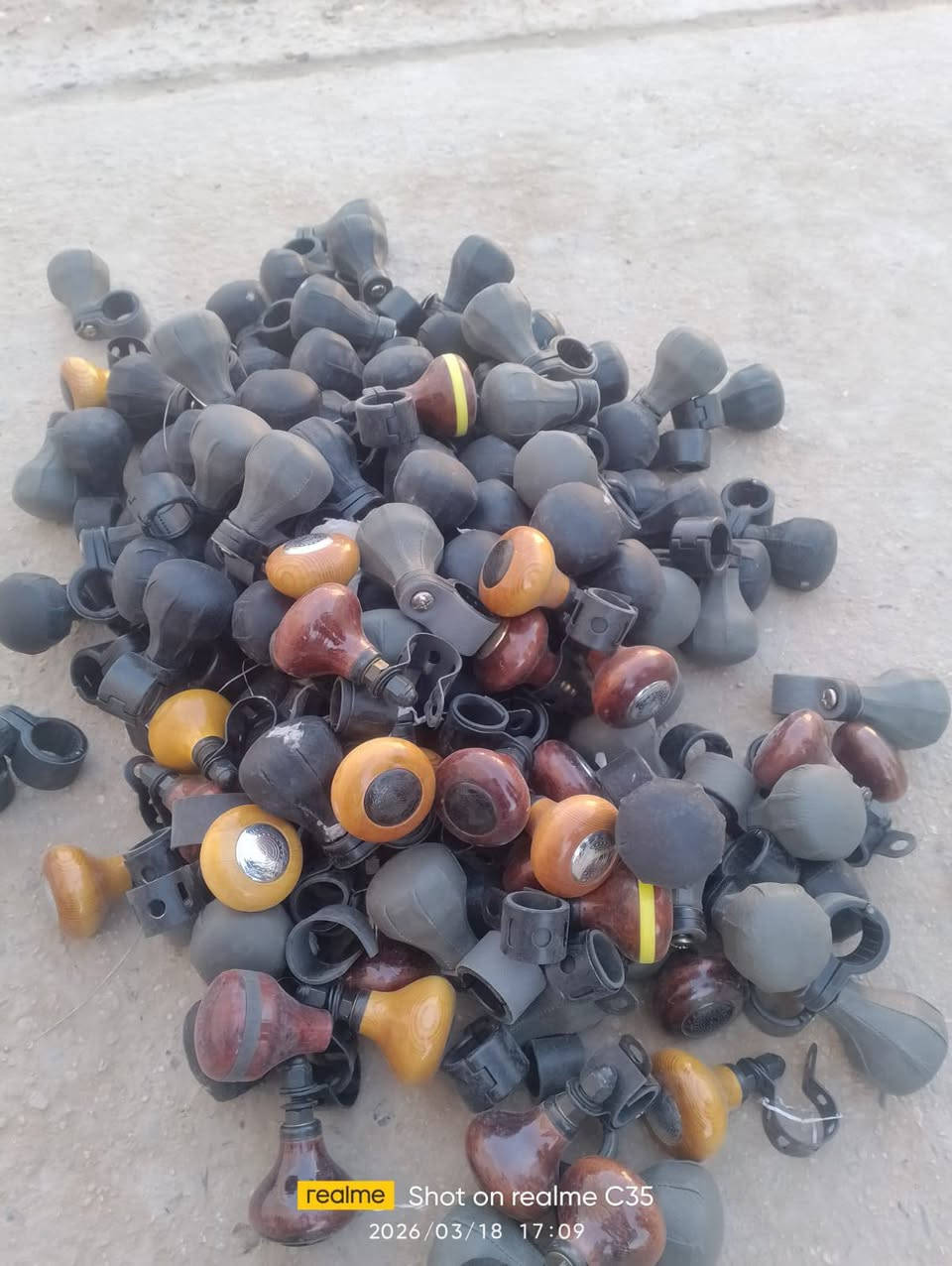 كور دبدوب بعده جديد مامستخدم سعره 300 دركه مال ستيرن جدد على 1500سكن بغداد سبع البور  شارع آلاف هاتف ***********
