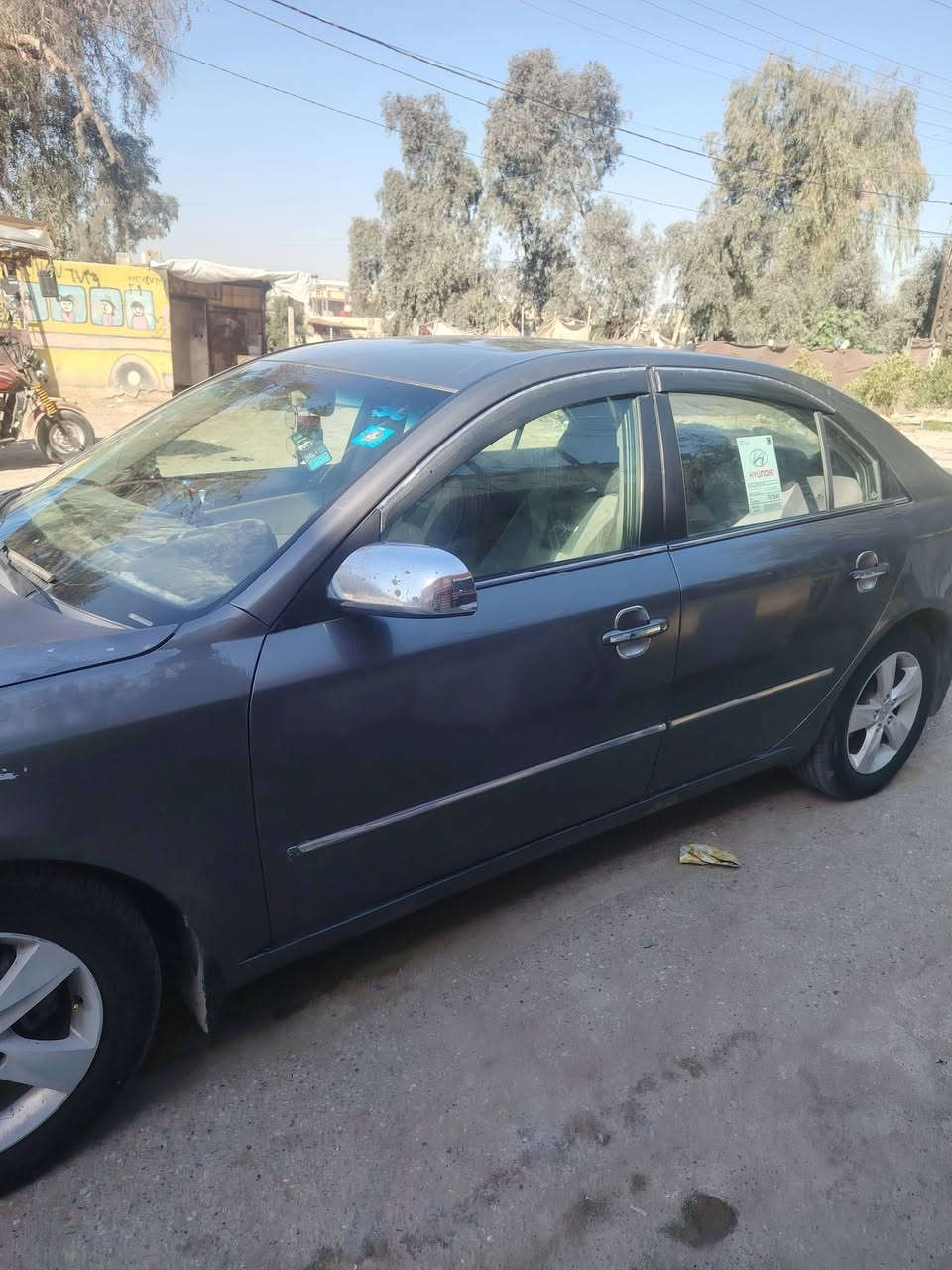 سلام عليكم سياره سوناته موديل 9  سياره فول مواصفات  عده البصمه كلهه فول الساره بيهه 3  قطع صبغ بدون تبديل ضرر امريكه جاملغ امامي الايسر وبلعراق قطعتين بدون دواخل السياره كير محرك كفاله عامه السياره بسمنه تحويل ثاني يوم السياره حلوه احله من الصوره تعال وشوف بعينك مكان السياره ديالى بعقوبه السعر  (120 وبيهه مجال حك الجيه) مامتواجد عل فيس هاذه رقم صاحب السياره ***********
