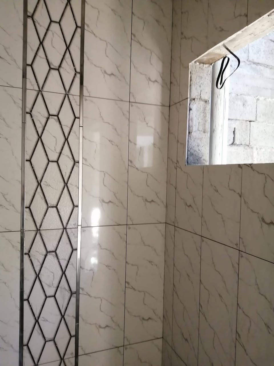 اسطه سيراميك شغل درجه ولا سعر متر جداري 5 أرضي 4 ألف تصل حالين متفرغ ***********
