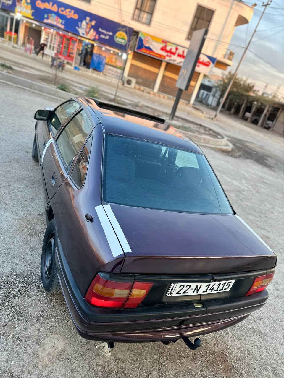 اوبل فكترا موديل ١٩٩٣ مارۆنی  
مةكينة ١٨ گير عادي سلايد 
سەیارەکە بەس ماشاءالله ئەوێت چرکەی تیا نیە
کارەبای و سلاید و گەرمی و هەموو گیانی ئیش دەکات بەشەرت
لێدانی نیە سەنەوی و رەقەم و هەزەی تازەیە تحویل وکالە بەشەرت
لە کرکوکم سعري ٤٠ وەرەقە و مجالی کەم
*********** كركوك, العراق
