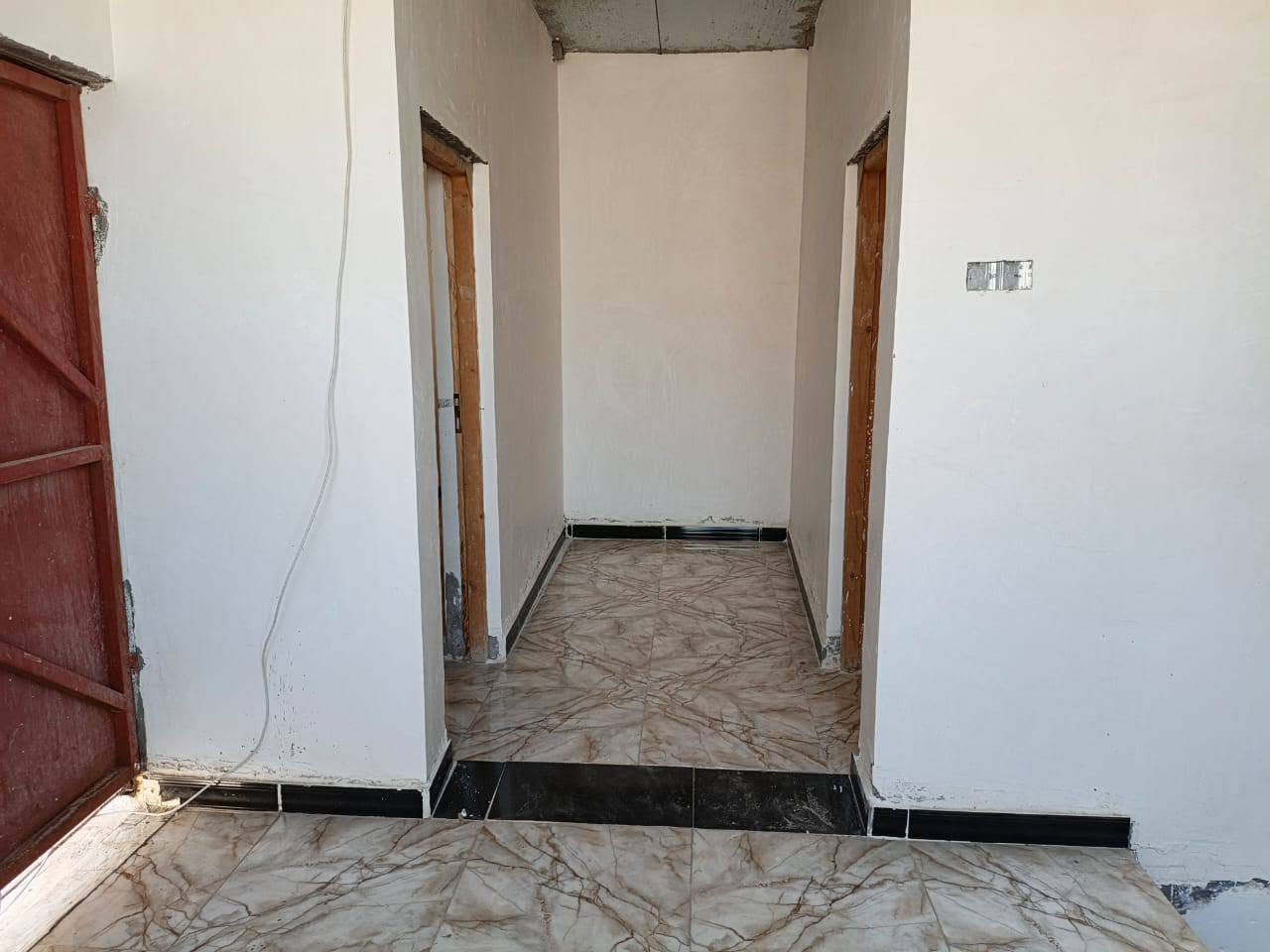 بيت للايجار طابقين في ابي الخصيب حي العسكري قرب المحكمه شارع (ابو دلة)يتكون 2غرف وصاله وستقبال ومطبخ وحمام سعر300 استفسار ***********
