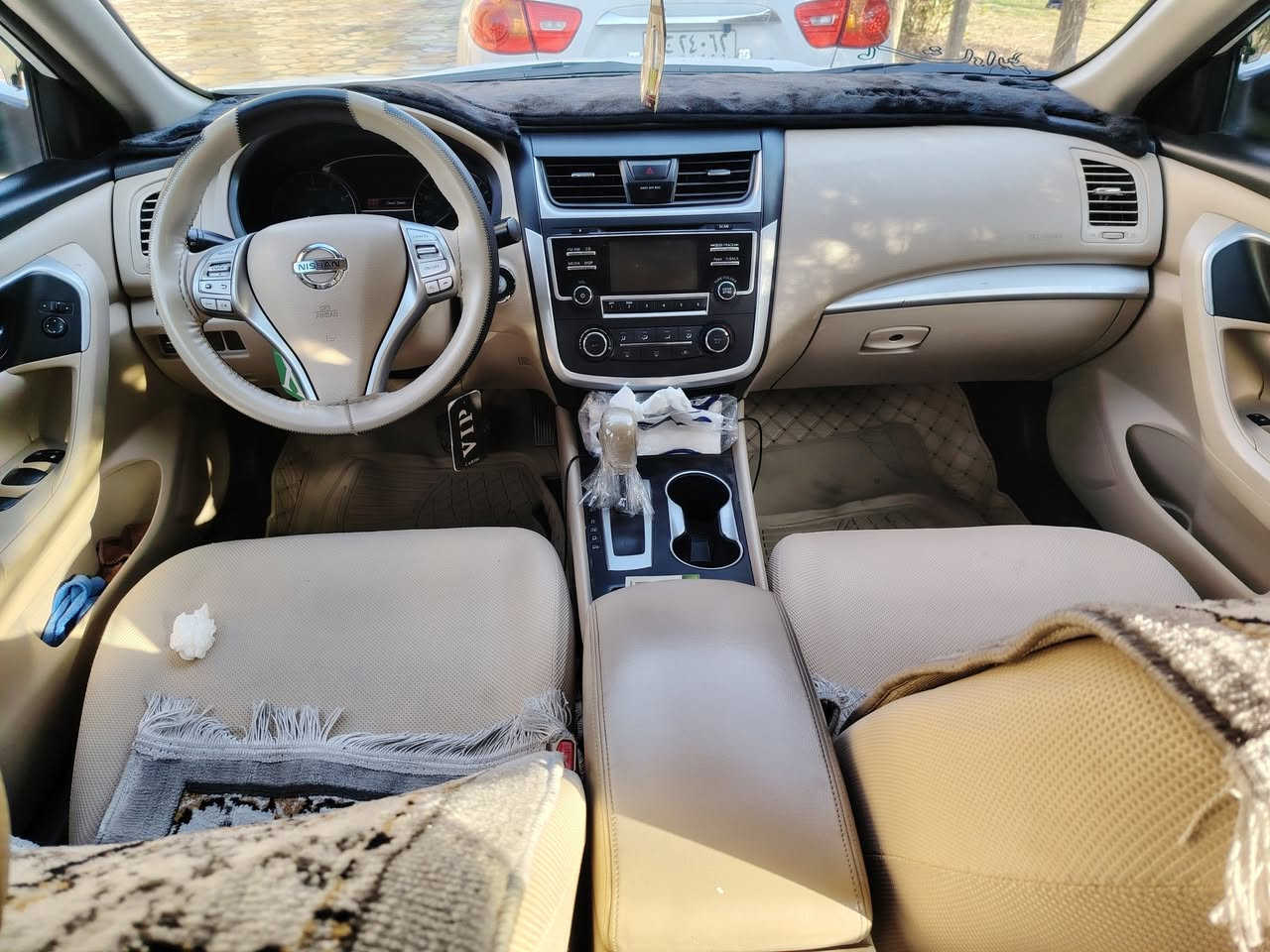 السلام عليكم—
نيسان التيما موديل 2016 امريكي
لون ابيض بدون ضرر بدون ضرر
ماشيه 97 ميل
سنويه 2028
موصفات S
مثبت سرعه 
مانع تزلق 
كامره كبيره
حاسات تاير 
٣بصمات  
كشن كهربائي تحكم استيرن دواخل بيجي المرغوب ويل كب كروم بلادي تخم تاير صدر امامي خلفي بشرط
وبعد معروفه موصفات 
سياره كير ومحرك مكفولة

گير براد بشرط كير مال 2022 شادلها جديد سياره كيرها خير من الله لا عته ولا يصفنه بشرط  
كهربائياتها كلها على وضع الشركه ما ملعوب بيهن تبريد ثلج 
تدفئه

رقم سليمانيه 

تحويل ثاني يوم السعر 135 وبيها مجال

هـ ☎️ ***********
