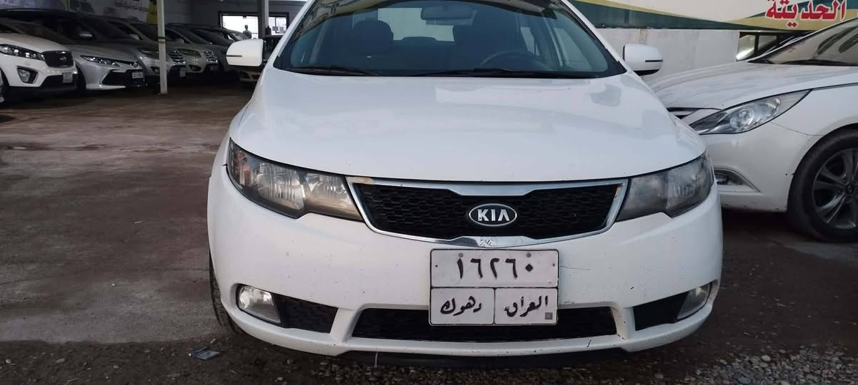 سيراتو ٢٠١١

 داخل اسود 
تحكمات ستيرن جهتين 
شفتات بالاستيرن 
تبريد بيانو (لمس) 
كير 6 نمرات 
حساسات خلفيه 
كزوز رياضي 
محرك وكير بشرط 
طخم تاير جديد 
باتري جديد 
حدادية السيارة ٩٥٪

بيها جاملغ موضح بالصور مع داخل قليل جدا 
السعر ١٠٠


**إذا كنت صاحب هذا الإعلان وتريد حذفه لأي سبب، رجاءا أرسل رسالة إلى الدعم الفني**