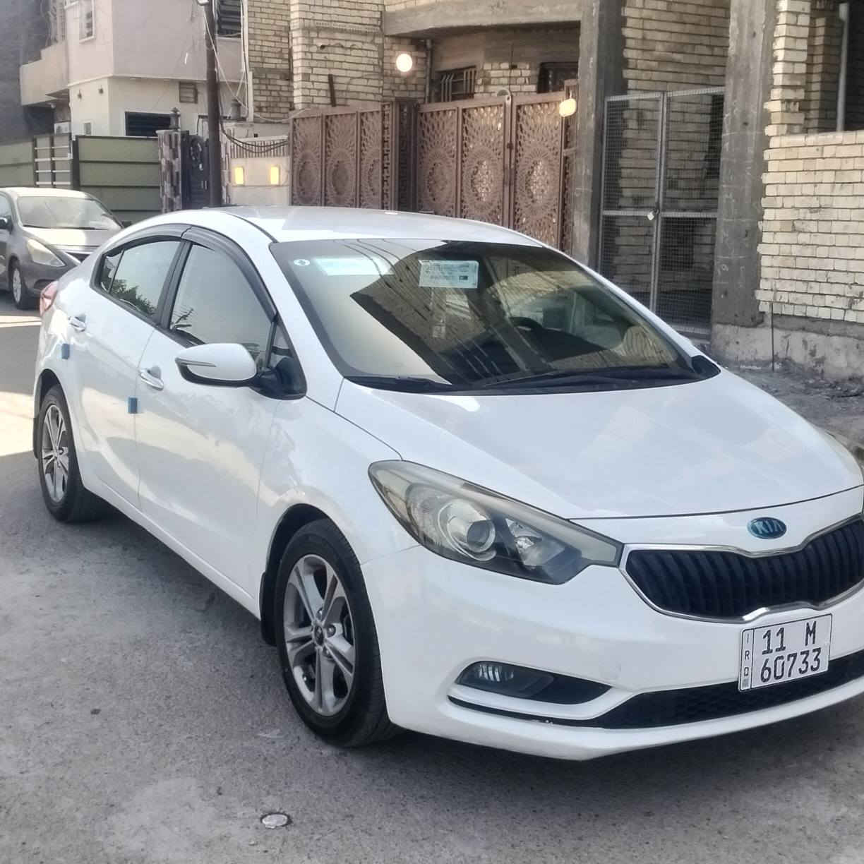 السلام عليكم سيراتو موديل 2014خليجي محرك 1600دوش الاقتصادي مواصفات السيارة 
مري شفط 
شاشة كبيرة 
اشاير بالمري 
صدر خلفي امامي جديدة 
تخم تاير ويلكب ماشيه88
رقم بغداد دولي بسمي العنوان بغداد حي الجهاد السعر113 اوبيه مجال
الهاتف *********** السونار موضح في الصور بغداد, العراق
