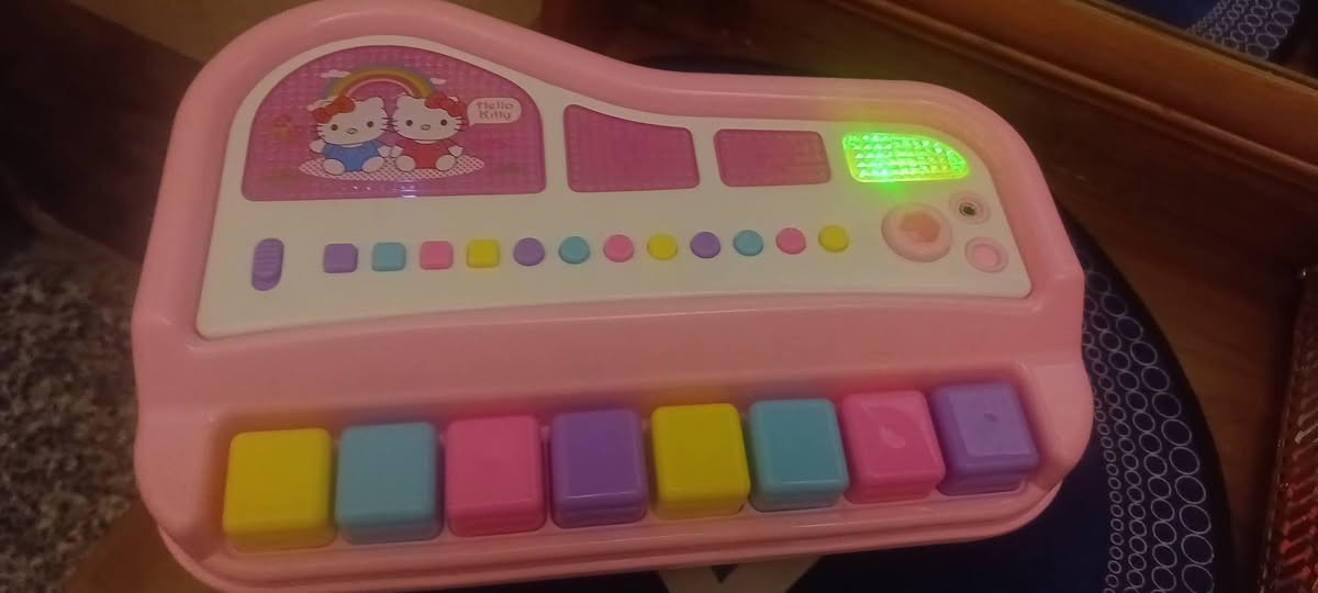 بيانو لولي كاتي اخت الجديده أخذته ب١٥ أريده ب٧
ساعه ومنبه وتيبلام ميكي أخذته ب٣٠ الساعه تشتغل كهرباء وباتري فقط التيبلام قطع بالواير وايصير أريده ب١٢


**إذا كنت صاحب هذا الإعلان وتريد حذفه لأي سبب، رجاءا أرسل رسالة إلى الدعم الفني**