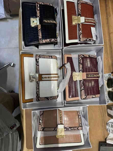 للاستفسار عبر الواتس 
***********
التلي @https://t.me/useydhk
انستجرام @vionka_storee
