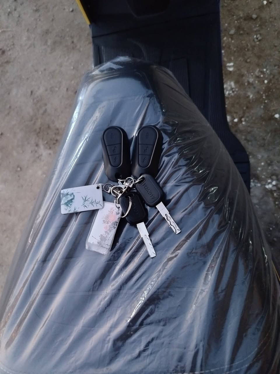 السلام عليكم دراجه شحن سكنس موديل 2025 شركة حسن وحسين GT مستعمله قليل. ملف 3800 . بطاريات كبار دبل عدد ٦. تمشيك مسافه بين ٤٠ الى ٥٠ كم. مكاني بغداد ساحة الحريه. رايدها ٦٧٥ الف وبيها مجال قليل ***********
