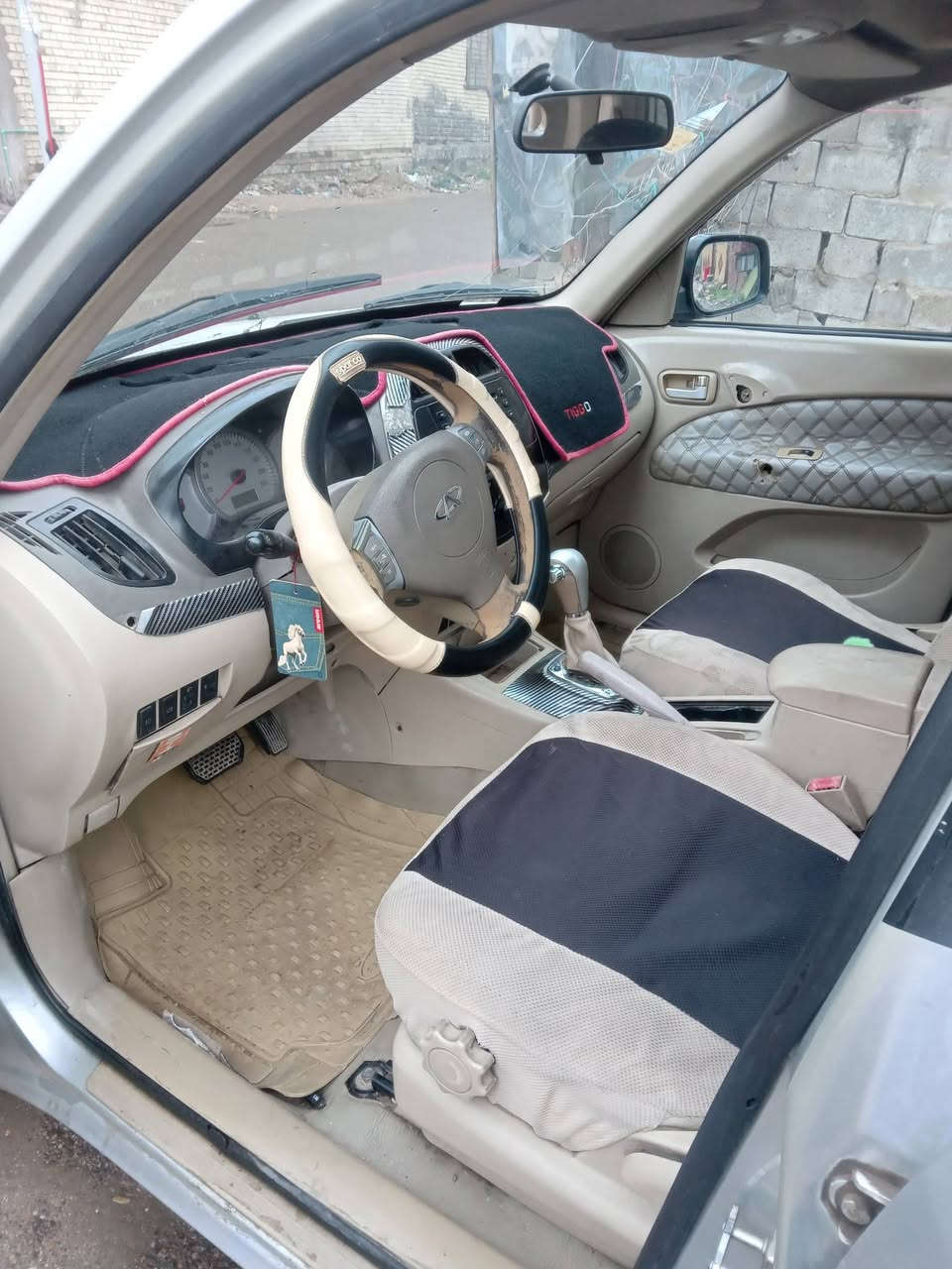 سلام عليكم عندي تيكو اريد اراوس بتكتك السياره موديل ٢٠١٢ كير ميكانيك المرغوب كهرباءيات ممتازه التبريد. ثلج السياره باسمي تحويل مباشر بدون هزه رقم بغداد دولي للإستفسار على هذا الرقم *********** السعر ٤٥ وبيه مجال  السكن بغداد الغزاليه
