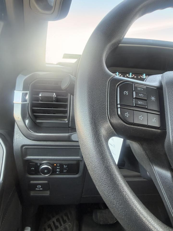 اللهم صل على محمد وآل محمد
لعشاق الفخامه الامريكيه والكشتات والتخييم 

فورد F150 مديل 23 ماشيه 51 كم 33 ميل 

رقم أربيل تحويل وكاله 

باب طويل بدي قصير

8 سلندر 5000 فورويل درايف 

شاشه كأمره حساس خلفي تحديد مسار ردار امامي تحذير الخروج عن المسار تبريد قطعتين 

كير تعليك 10 نمر 

مودات قياده نورمل سبورت وايكو اقتصادي 

نظام الصعود على المنحدرات والصخور والثلوج والرمل …الخ 

تخم تاير جديد باتري جديد 

سياره جديده بمعنى الكلمه 

صبغ جاملغ وربع بند فقط بدون دواخل بدون ايرباك بدون شاصي بدون عرضانيه 

بدون مصرف ربع دينار 

سعر 298 قفل مكاني البصره 

***********
