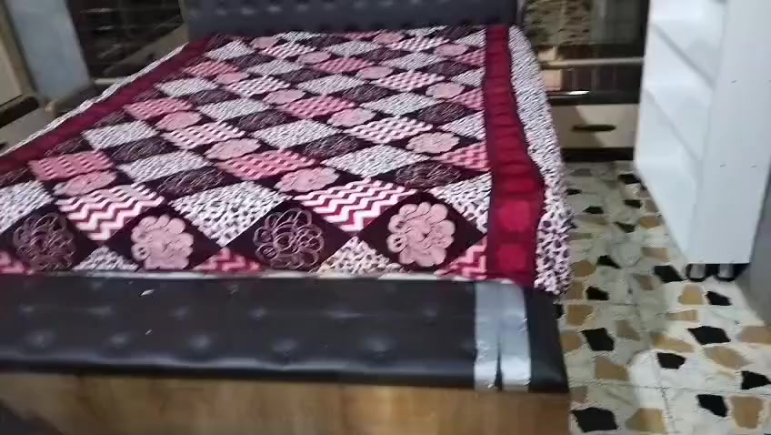 غرفة اخشاب تركي درجة اول
السلام عليكم غرفة اغشاب تركي للبيع مستعجل السعر ٧٠٠ مكامي ناصرية 

رقم ***********
