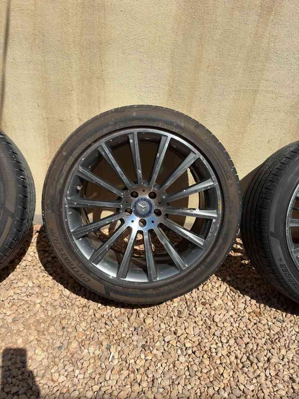السلام عليكم
للبيع وياله تو سايز 2014مارسدس S500 AMG خليجي
السعر 700 دولار وبي مجال 
***********

