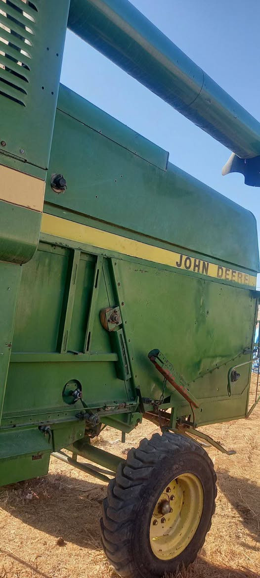 بۆفرۆشتن دەڕاسە جوندێر مۆدێل۱۹٨٥ مەکینە و گێڕو بەشەرت وتەبەڵە ۱٤یە ومەنەفێسی ئەسڵییە هەر چوار تایەی تازەیەو جامخانەی دەسکردەو سپلێتی بۆ دانراوە 
***********
***********
شوێن . شارەزور
