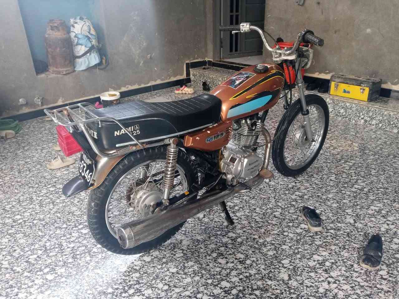 دراجه للبيع موديل 16 شاصي ارشه وراق كامل وصولي مكان ناصرية مركز سعره 450 هذ رقمي ***********
