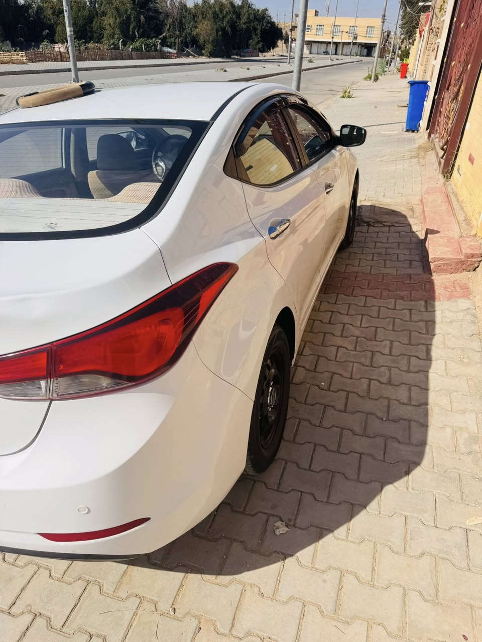 السلام عليكم النترا 2016 خليجي كفاله عامه حتى الدوس من الصبغ والتبديل بيه بارد قليل يم قبق البانزين مكينه كير خير من الله حداديه وتخم تاير جديد ترايهه زيرو دوشمه تدفه تبريد جاهزه من كلشي متعوب عليه ماشيه 175 رقمه ذي قار وباسمنه مكاني كوت مركز المدينه سعره 128 وبيه مجال للاتصال ***********
