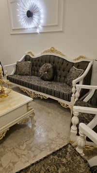 تخم تركي زان نظيف جدا ١٠ مقعد وطبلة وسط مليون و١٠٠ قفله  ٠٧٧٠٨٨٤٢٨٦٤