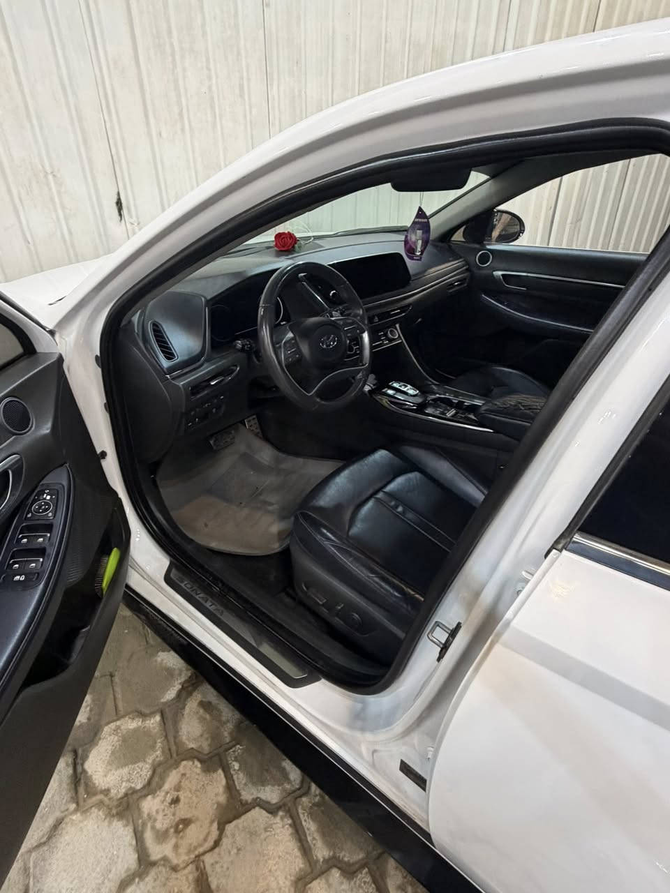 للبيع سوناته موديل 2023 بيها جاملغ ايمن وبنيد سياره ووارد كوري رقم معوقين قادسية  رقم انلكيزي سياره حلوة  فول مواصفات عده البانورما كلشي بيها فول فول عده البنورما السياره مكانها نجف السعر 153 وبيها مجال  للتواصل واتساب ***********
