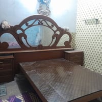 للبيع السعر 135 وبيها مجال 07755761215 بي بس واتساب
