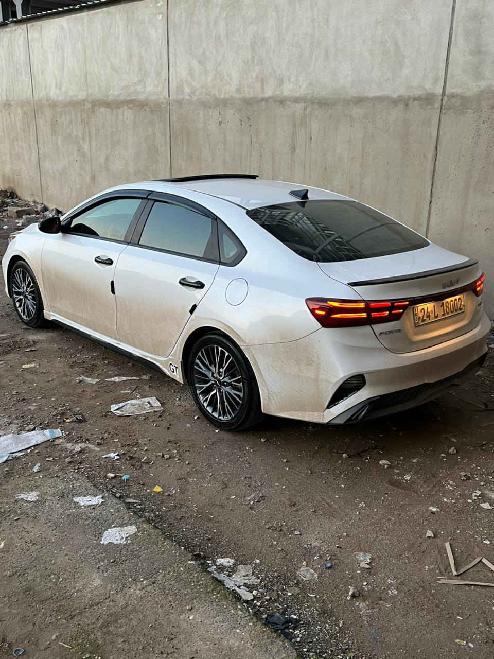 السلام عليكم
كيا فورتي جيتي لاين موديل 23 

فول مواصفات 1/1

محرك 20 دوش المرغوب                                                       ضررها بابين بدون دواخل ولا ايربك.                                     السياره حيل حيل حلوه 

مواصفاتها.

سلايت

تشغيل عن بعد 

ابواب وصندوق بصمة

كاميره خلفية دواره 

رادار توقف ذاتي مانع اصطدام

رادار جانبي

هندبريك بصمه. 

اوتو هولد

سماعات هارمن كاردن

سترن حرف D
وبعد بيها مواصفات ما مذكوره 
ثلاث وضعيات للقيادة (ايكو - سبورت_سمارت) 

اضواء ترحيب عند الاقتراب 

مثبت سرعة ذكي (التحذير عند مغادرة المسار) 

نقطة عمياء 

ممشي السيارة 37 الف ميل

رقم جديد دهوك

مكان السيارة /موصل حي السكر

تفاصيل والسعر ع الاتصال 

*********** واتساب هم بي

***********
