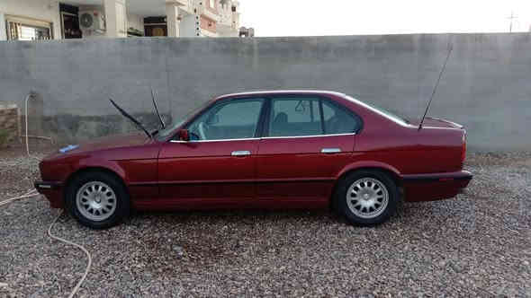 سلام عليكم سيارة بي ام 525 سياره جاهزه  فقط  الجاملغ الأمامي بي ضربه اي دواخل مابيهه  بيع او مراوس حسب القناعه السعر 63 وبيها مجال  رقم الهاتف ***********
